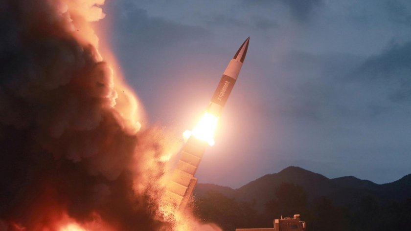 КНДР изстреля две ракети към Японско море