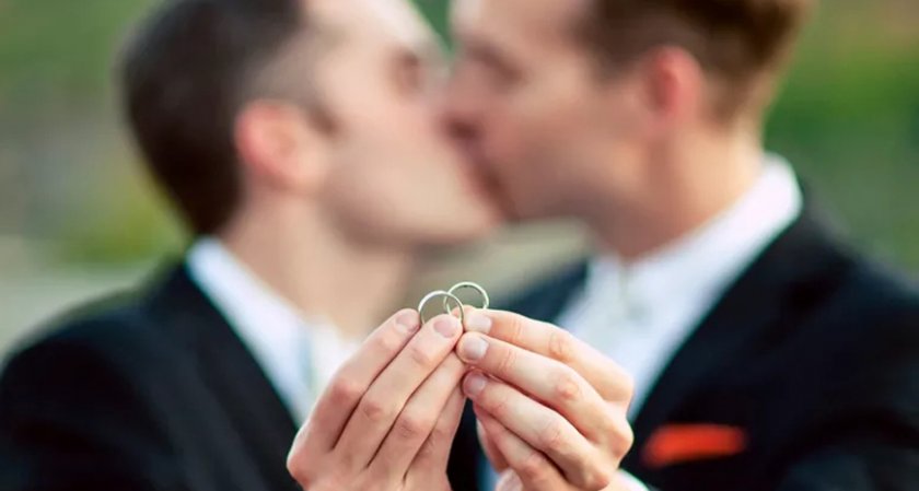 Легализирането на гей браковете намалява самоубийствата сред младите хора