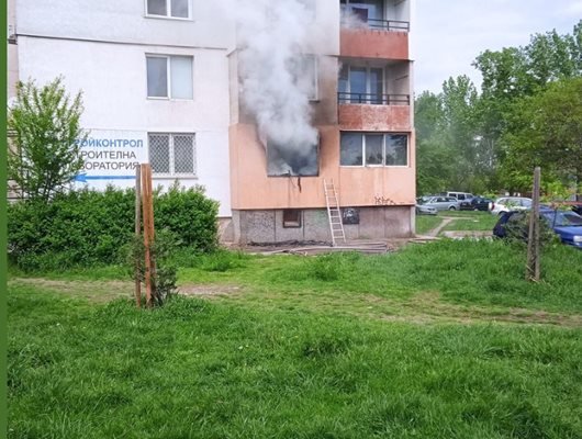 Социалните служби търсят майката на децата, спасени от пожара в „Люлин“