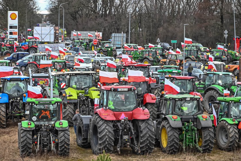Снимка: Полша ще плати над 516 млн. долара субсидии на фермерите