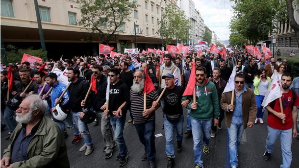 Гърция е блокирана от стачка, която силно засегна транспорта. Протестират