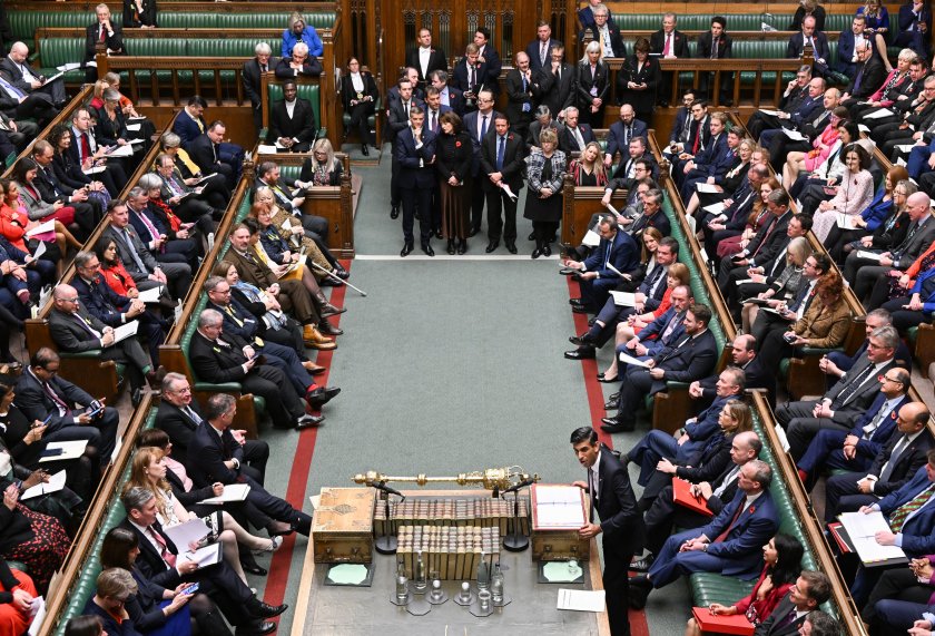 Британският парламент прие закона за мигрантите