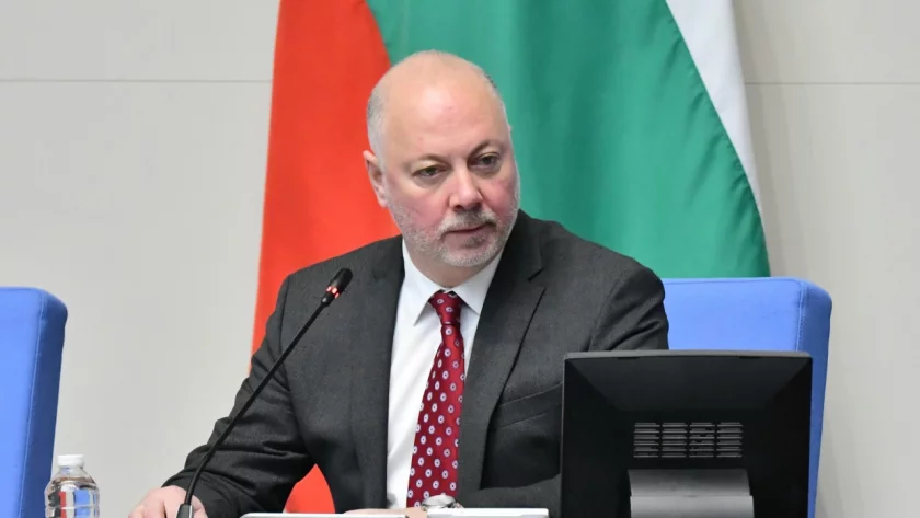 Депутатите решават дали ще бъде ли отстранен Росен Желязков