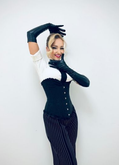 Водещата на Денсинг старс“ Алекс Раева се превърна в абсолютна