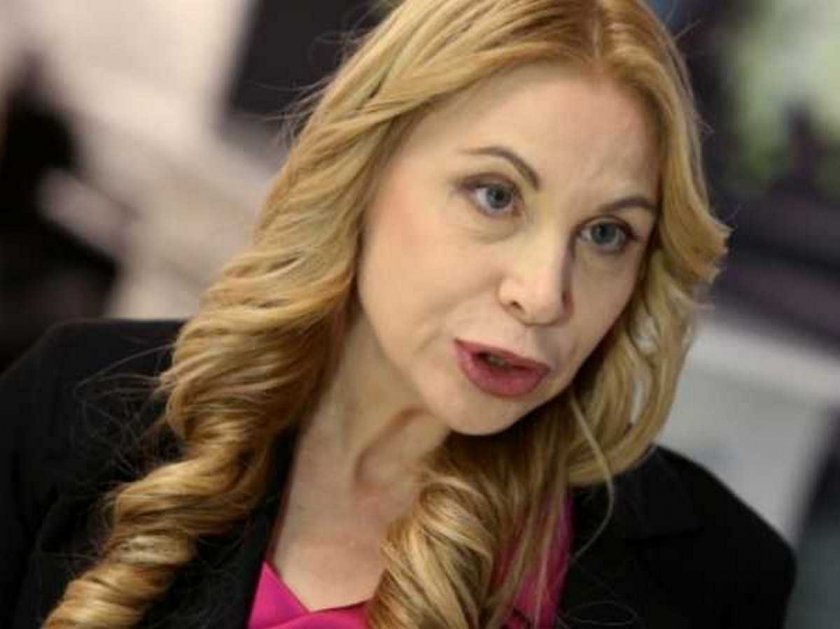 Гадателката на Берлускони загуби сестра си