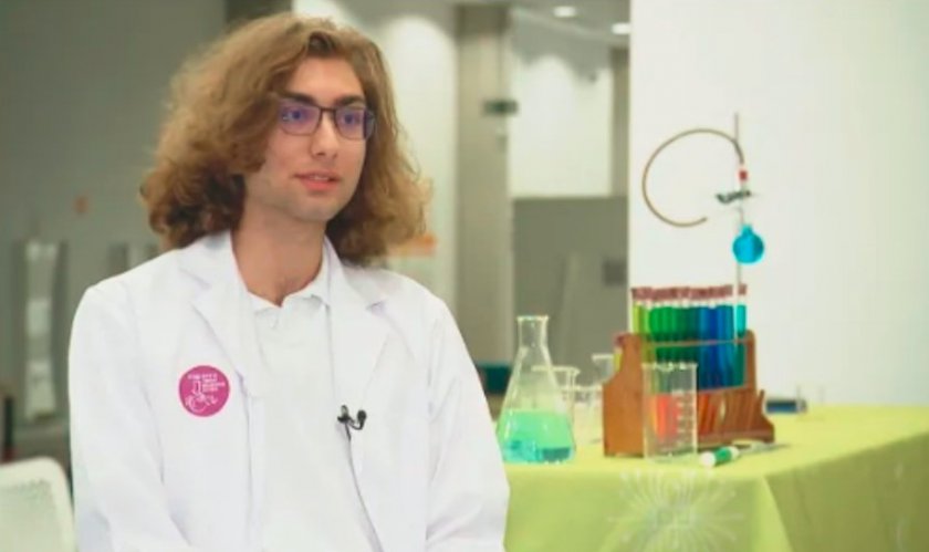 17-годишният Виктор Лилов покори Международната Менделеева олимпиада по химия в