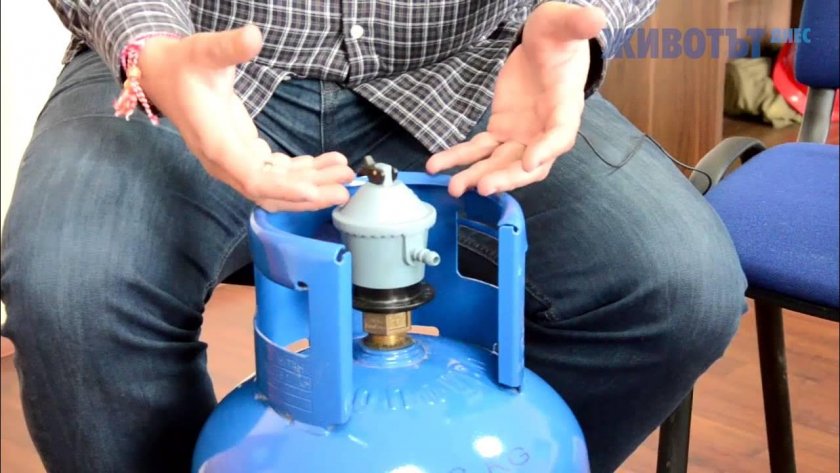 Мъж е с опасност за живота след взрив на газова