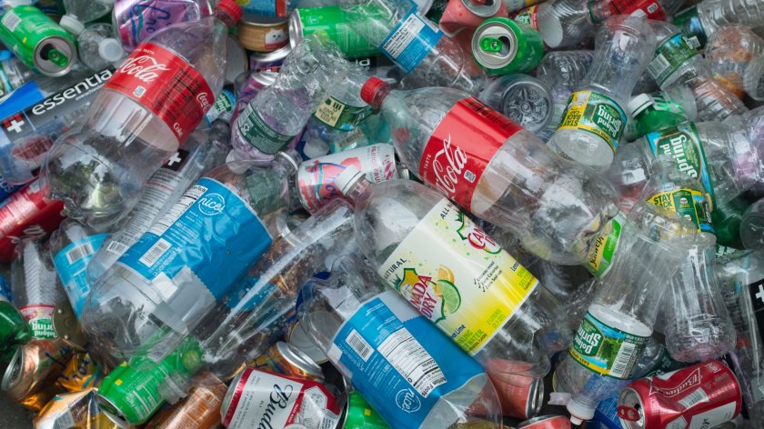 Учени разработиха саморазграждаща се пластмаса, която според тях ще допринесе