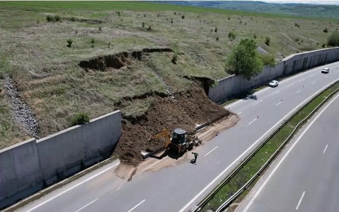 Още една стена на "Струма" е пред срутване