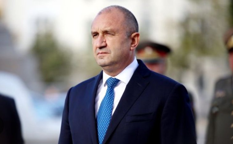 Радев повиши полковници със звание "бригаден генерал"