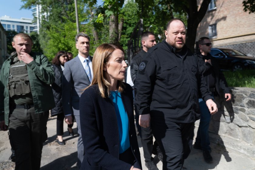 Председателят на Европейския парламент Роберта Мецола изненадващо посети Киев, по
