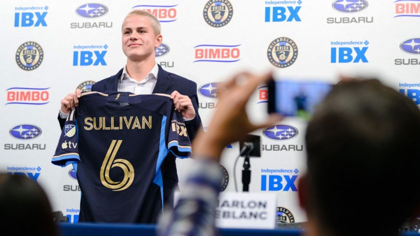 14-годишният полузащитник Кавън Съливан подписа първи професионален договор с клуба