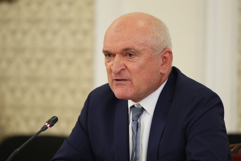 Служебният премиер Димитър Главчев предупреди, че обявяването на официалните резултати