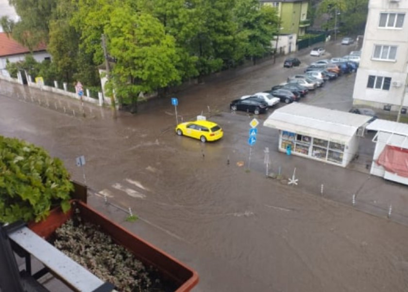 Вижте градушката и пороя над София този следобед (СНИМКИ)