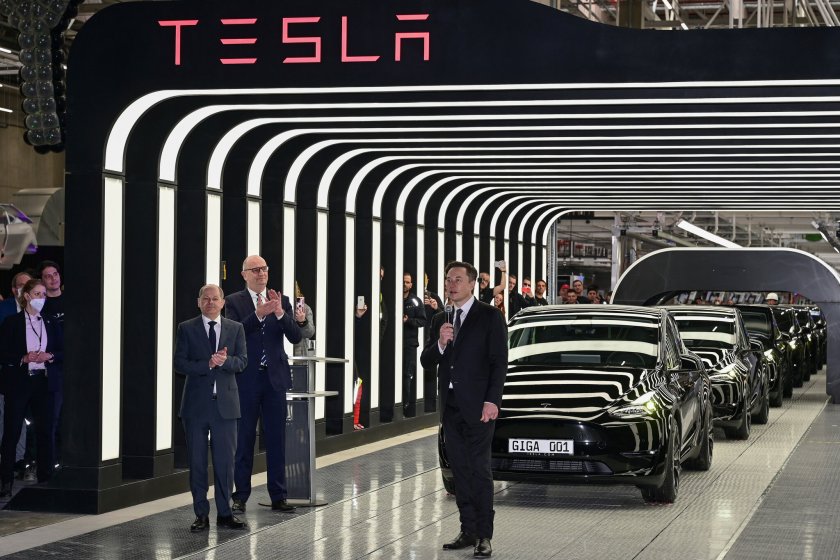 Американският производител на електрически автомобили Тесла (Tesla) съобщи днес, че