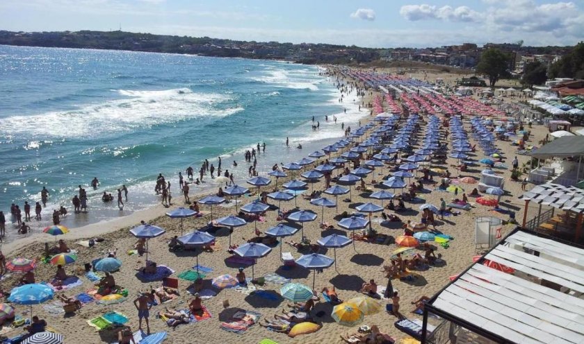 Първите туристи у нас за летния сезон пристигнаха на 2