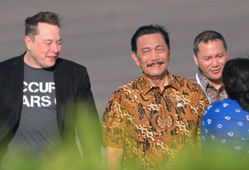 Американският милиардер Илън Мъск пристигна на индонезийския остров Бали. Програмата