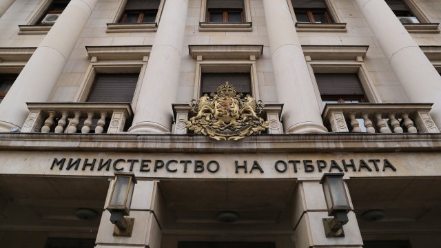 Министерството на отбраната: Няма да участваме с военни на територията на Украйна