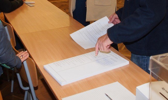 „Информационно обслужване“ очаква по-бавна обработка на резултатите от вота