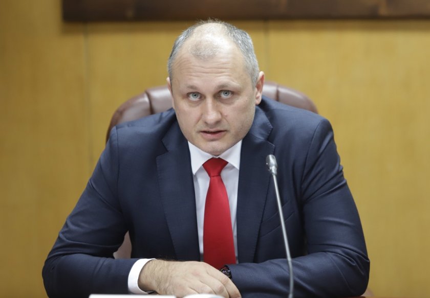 Министър Мундров категоричен: Няма да има проблеми с машинното гласуване