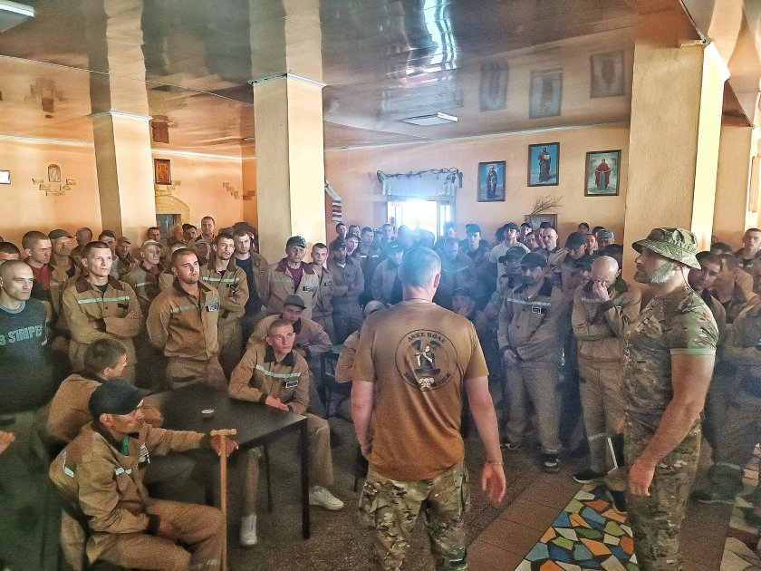 В украинската армия вече се бият и затворници