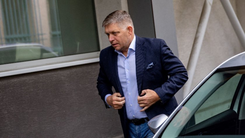 Мъжът, обвинен, че е атакувал и ранил словашкия премиер Роберт