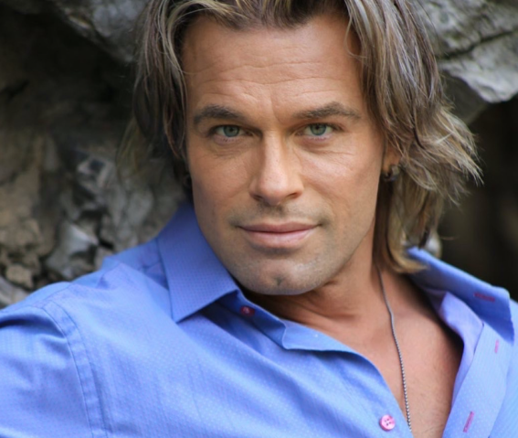 Георги Тончев, който беше известен като българския Брад Пит, е