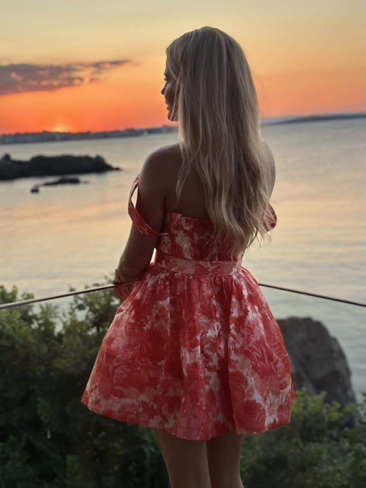 Вдовицата на Шарлопов - Бояна, често споделя умни мисли към