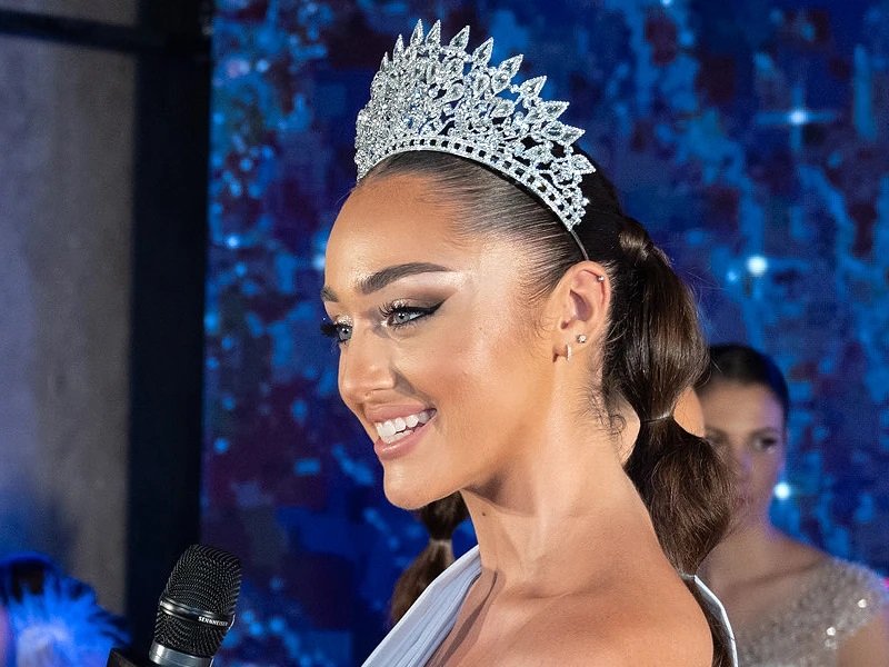 Мис България 2023 Елизабет Кравец е освободена от титлата Мис