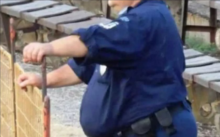 В полицията да могат да работят мъже със завишени телесни