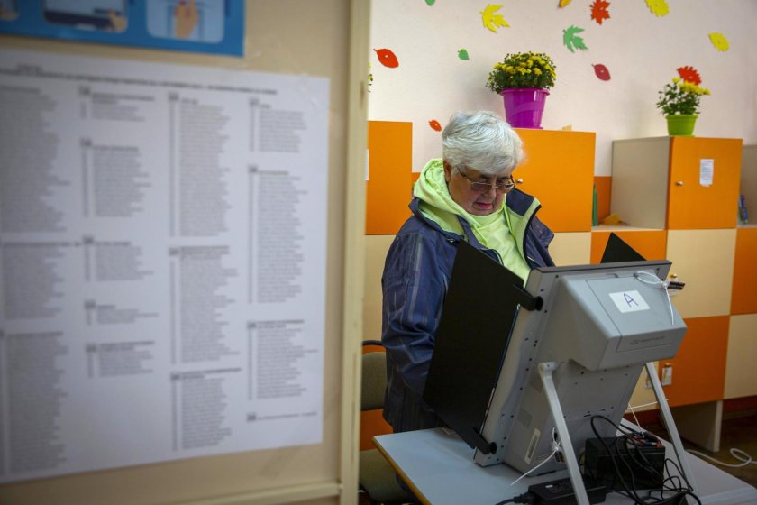 Българите в Румъния гласуват в единствената избирателна секция в страната