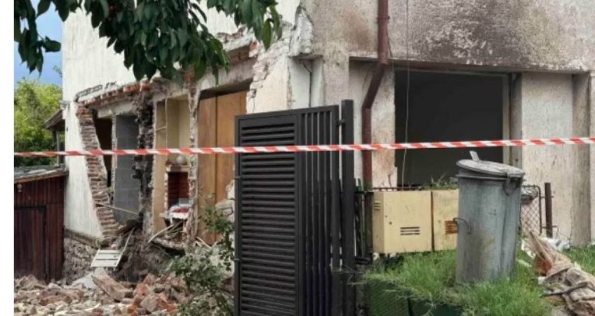 Жена пострада тежко след взрив на къща в Костинброд