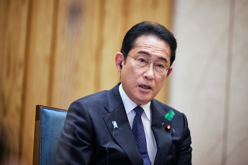 Рейтингът на японския премиер Фумио Кишида спадна до 21%, най-ниското