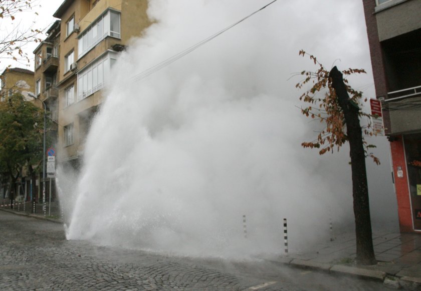 Гейзер с вряла вода и височина 20 метра бликна тази