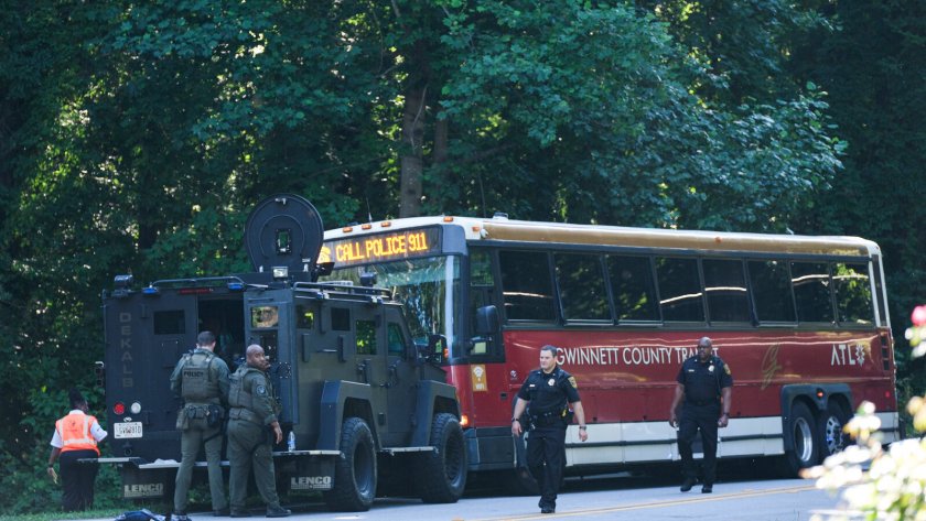 Въоръжен мъж похити пътнически автобус в Атланта
