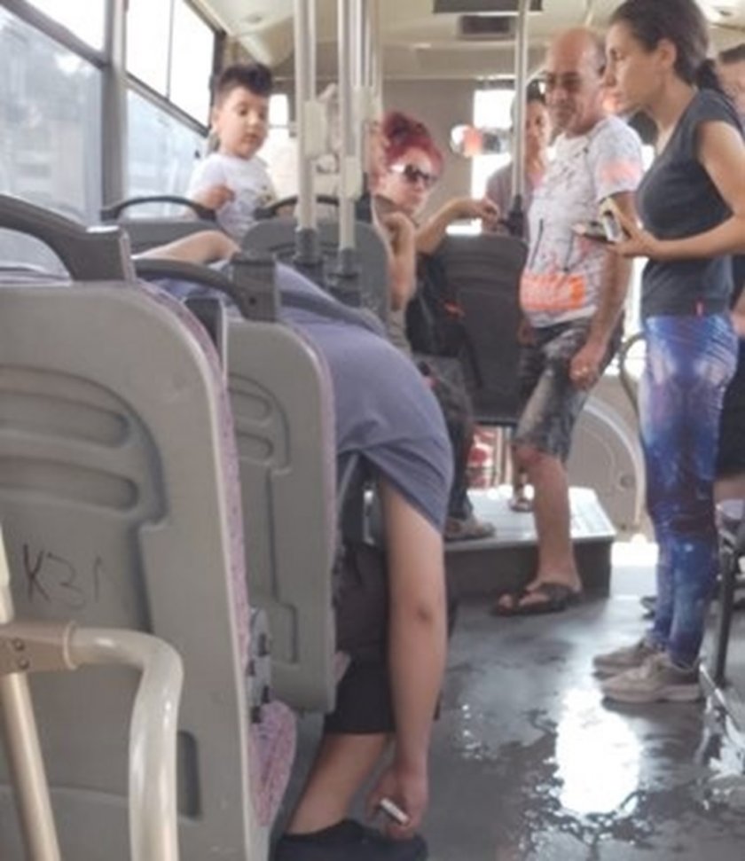 Младеж припадна в нетърпима жега в автобус №36 в Пловдив.