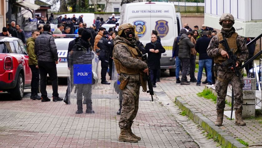 Атака с пистолет в Истанбул завърши зле за нападателя. Новината съобщава турският вестник Milliyet.