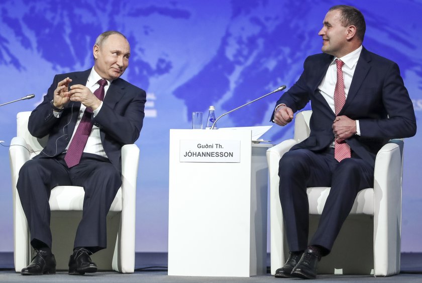 Путин превзема Северния полюс