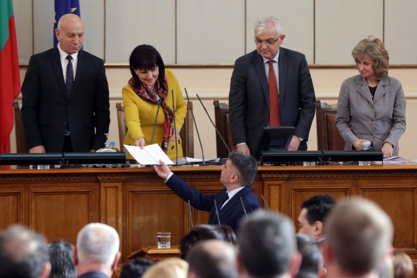 Цвета Караянчева връчи награди за водене на парламентарен дебат