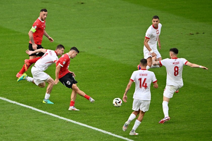 Австрия победи убедително Полша с 3:1 в решаващ мач и