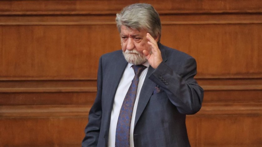 Слави е стар проект. Нека не забравя, че когато той