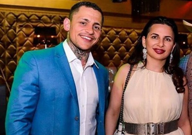 Имам карта за градския транспорт, возя се в метрото. Нямам