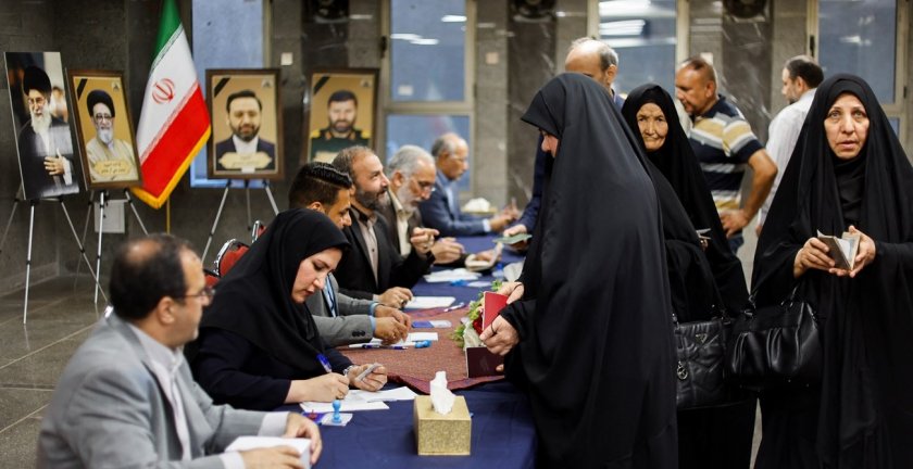 Започнаха предсрочните президентски избори в Иран