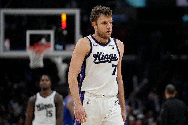 Александър Везенков ще продължи кариерата си в НБА, след като