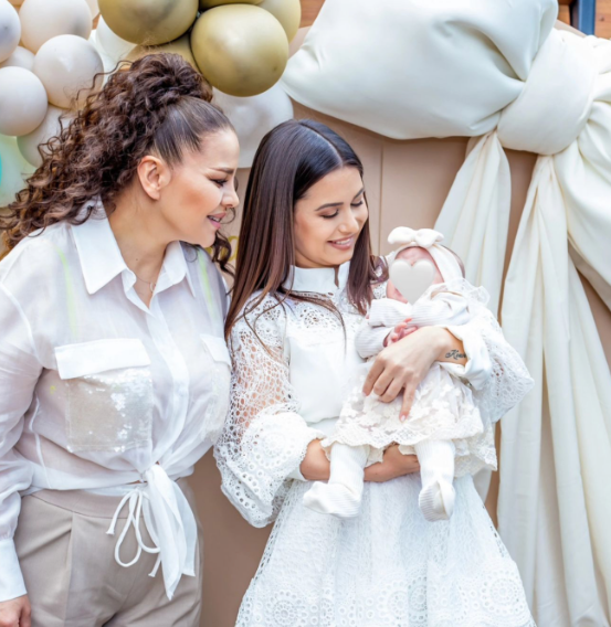 Неотдавна певицата ДесиСлава стана млада баба – на 45 години.