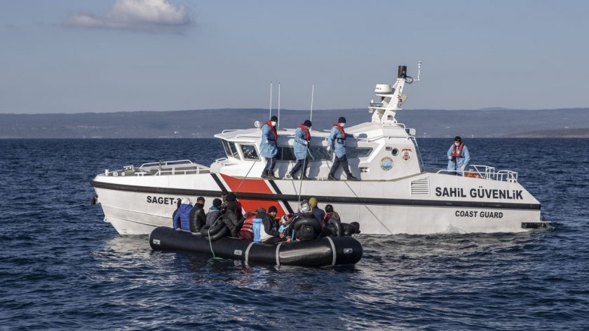 Откриха телата на седем мигранти край турския бряг