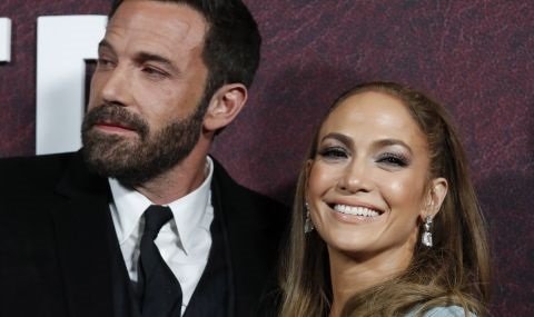 Дженифър Лопес и Бен Афлек официално пуснаха за продажба имението