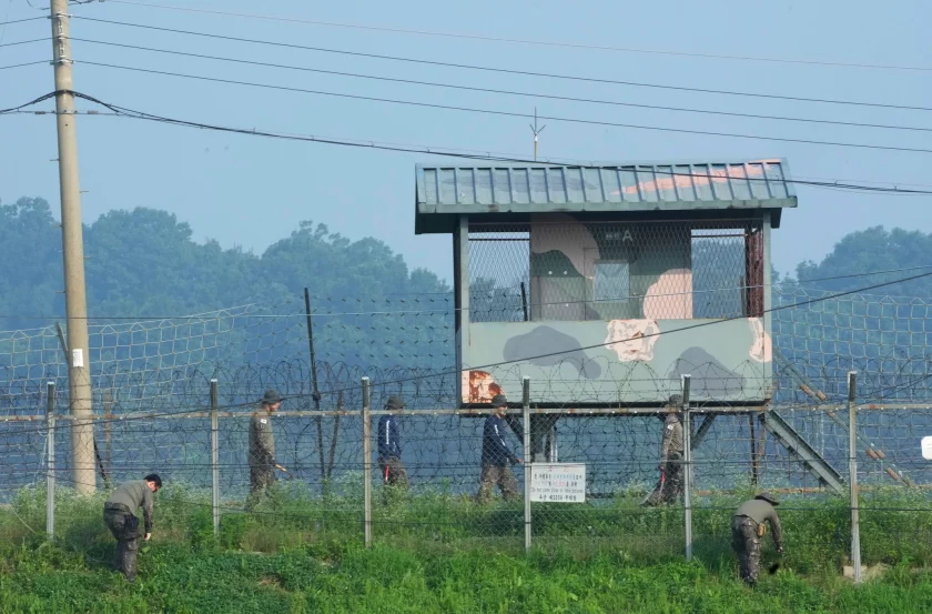 Северна Корея продължава да инсталира мини по границата с Юга
