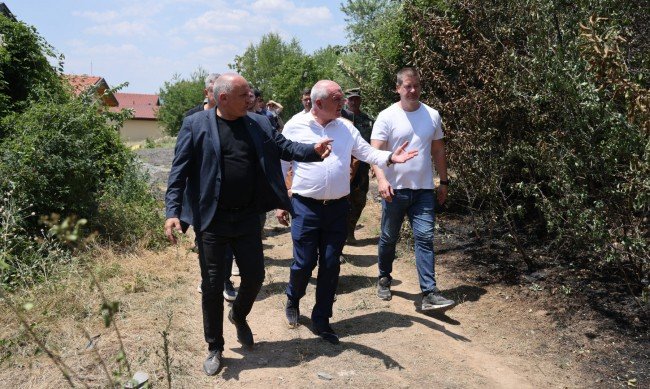 НС вика Главчев и министри да обясняват за пожарите 