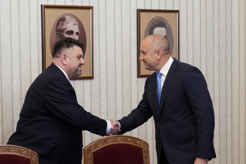 Възможно е Румен Радев да връчи третия мандат за съставяне